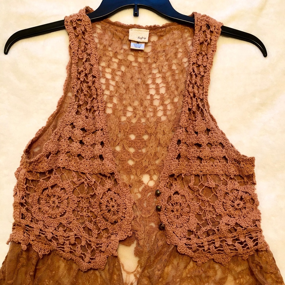 Buckle - Day Trip brand brown lace vest